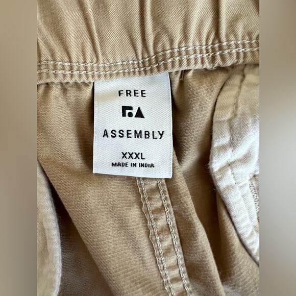 Free Assembly Tan Men's 8" Climbing Cotton/Nylon with Buckle Shorts Sz XXXL - Picture 7 of 10